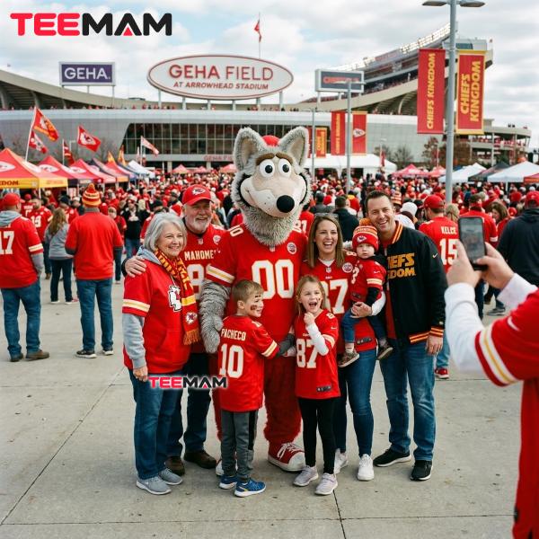 Kansas City Chiefs Family Tradition With KC Wolf
