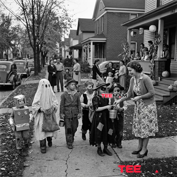 The History of Halloween Costumes: From Folklore to Fashion 17 1930s American Halloween Trick or Treating