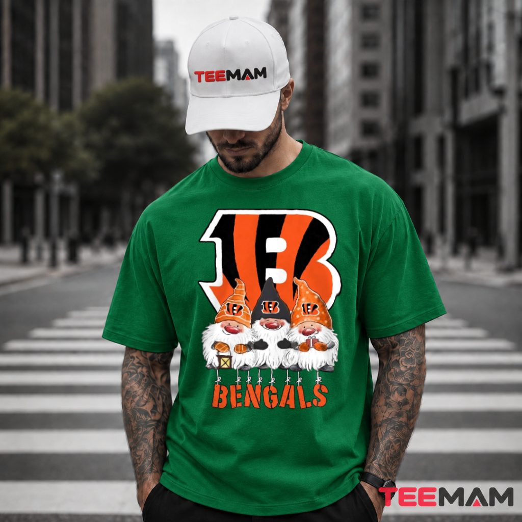 Cincinnati Bengals Christmas Three Gnomes Lantern Gift T-Shirt