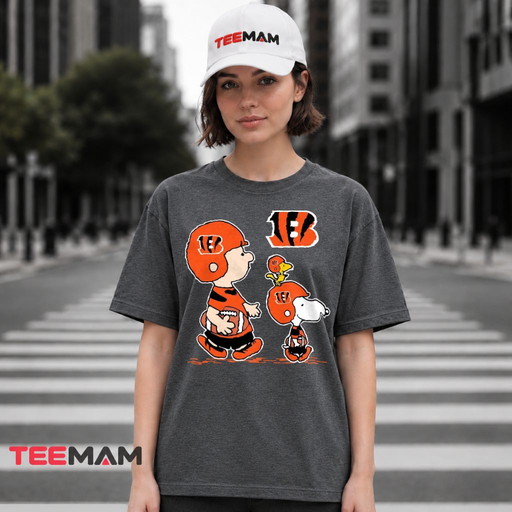Cincinnati Bengals Peanuts Football Squad T-Shirt
