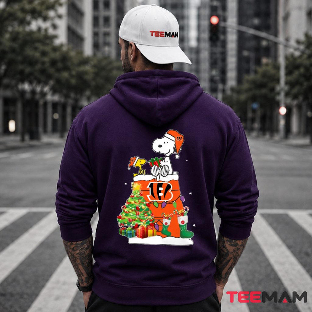 Cincinnati Bengals Snoopy Christmas Chimney Hoodie Cincinnati Bengals Snoopy Christmas Chimney Hoodie