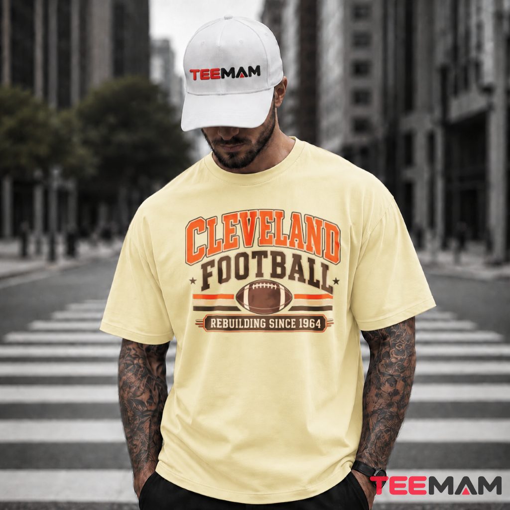Cleveland Browns Football Vintage Badge T-Shirt
