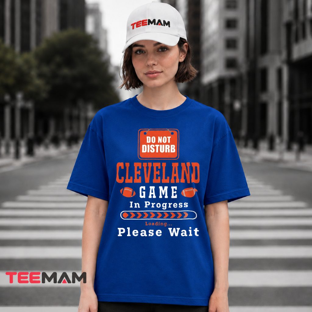 Cleveland Browns Game In Progress Loading T-Shirt