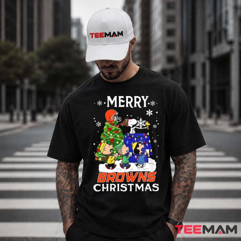 Cleveland Browns Snoopy Doghouse Christmas T-Shirt