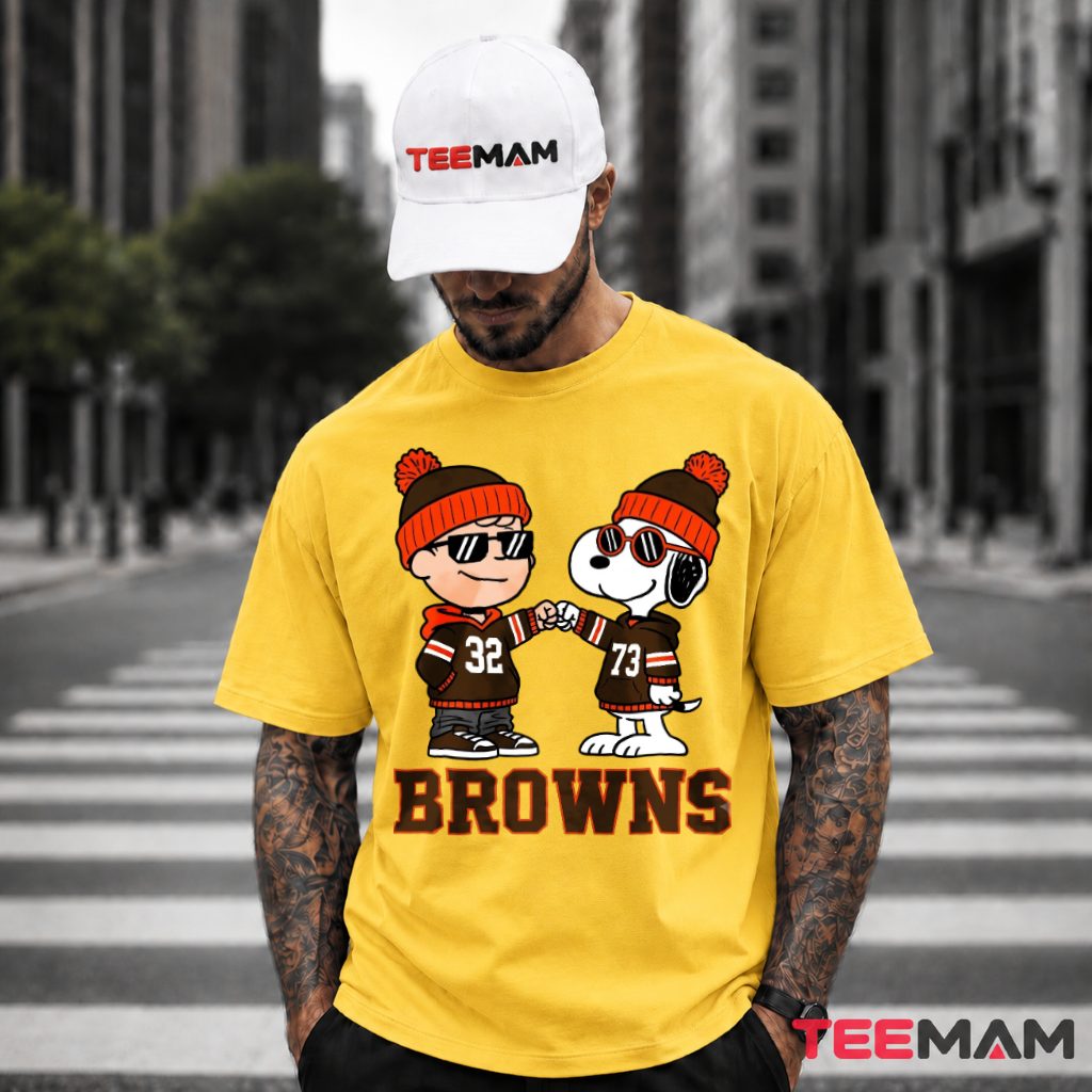 Cleveland Browns Snoopy Fist Bump T-Shirt