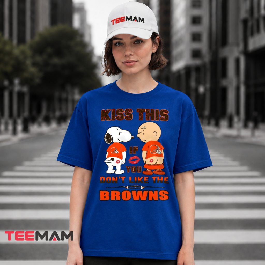 Cleveland Browns Snoopy Kiss This Funny T-Shirt