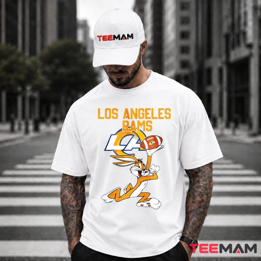 Los Angeles Rams Bugs Bunny Football Catch T-Shirt