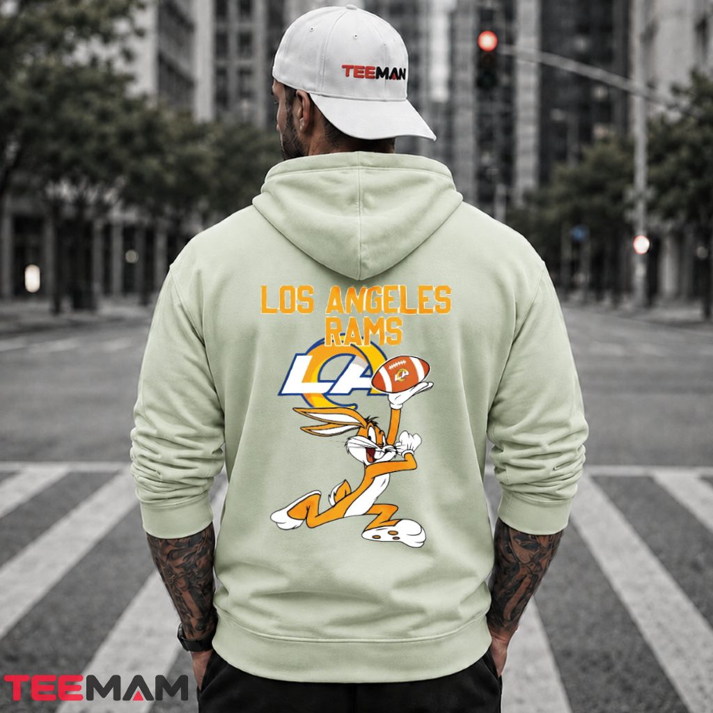 Los Angeles Rams Bugs Bunny Football Catch Hoodie Los Angeles Rams Bugs Bunny Football Catch Hoodie