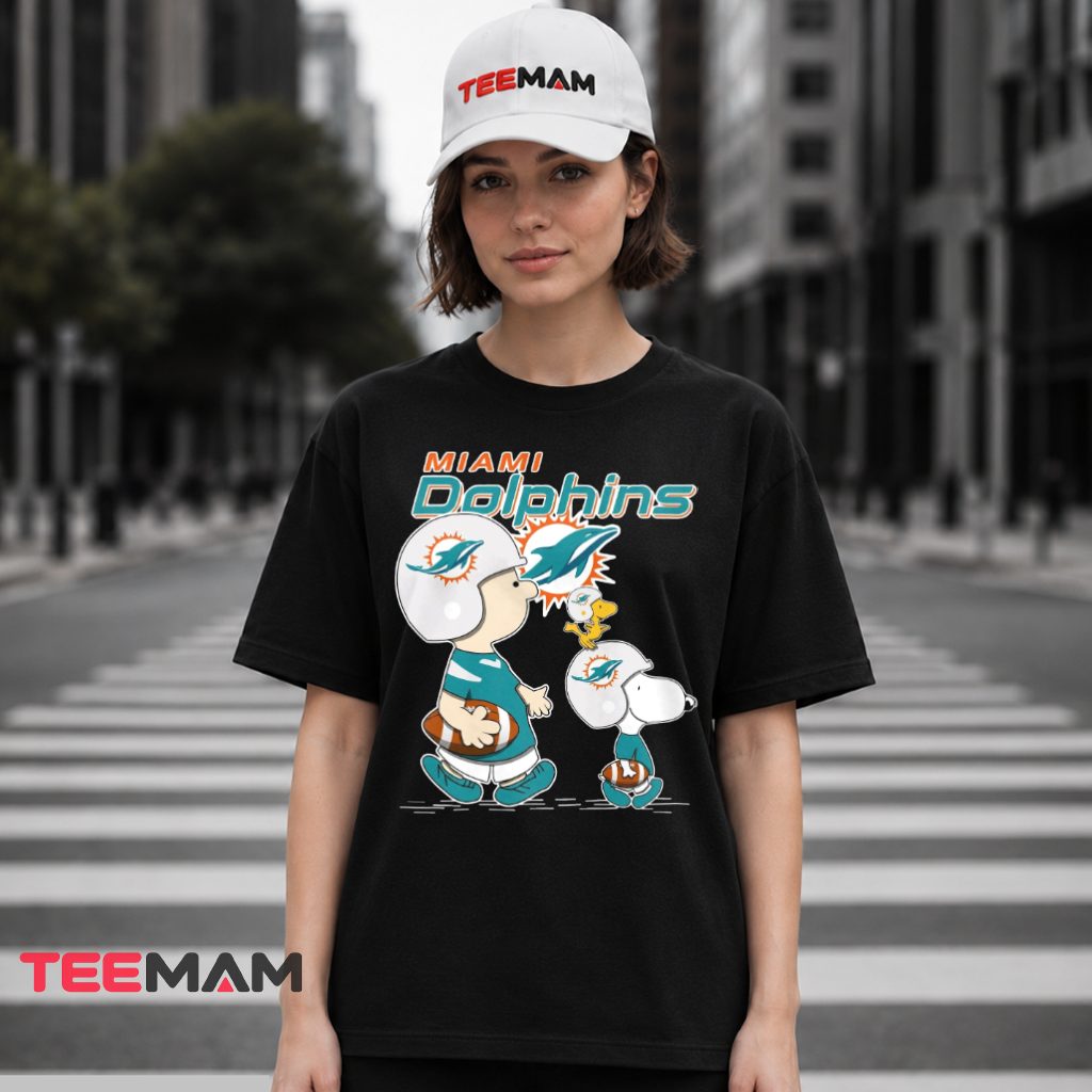Miami Dolphins Charlie Brown Snoopy Fan T-Shirt