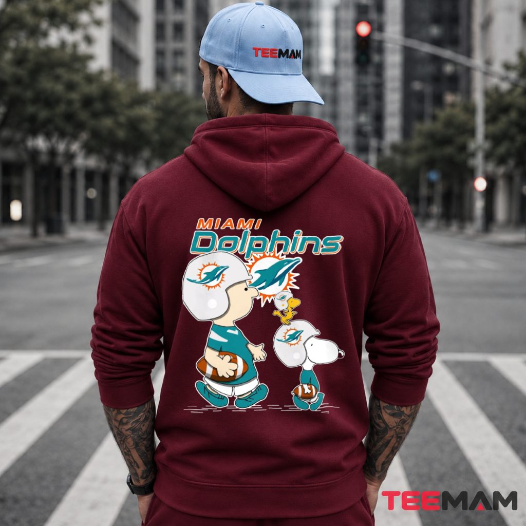 Miami Dolphins Charlie Brown Snoopy Fan Hoodie Miami Dolphins Charlie Brown Snoopy Fan Hoodie
