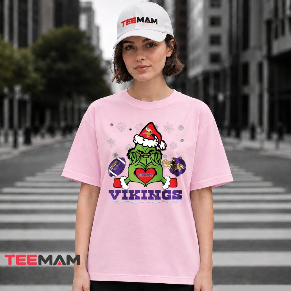Minnesota Vikings Grinch Heart Snowflakes T-Shirt
