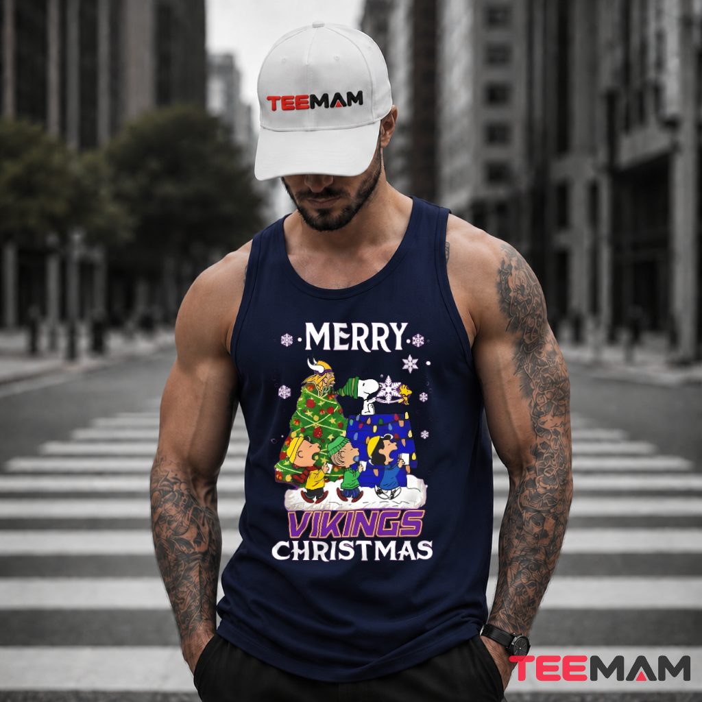 Minnesota Vikings Snoopy Christmas Tree Tank Top Minnesota Vikings Snoopy Christmas Tree Tank Top