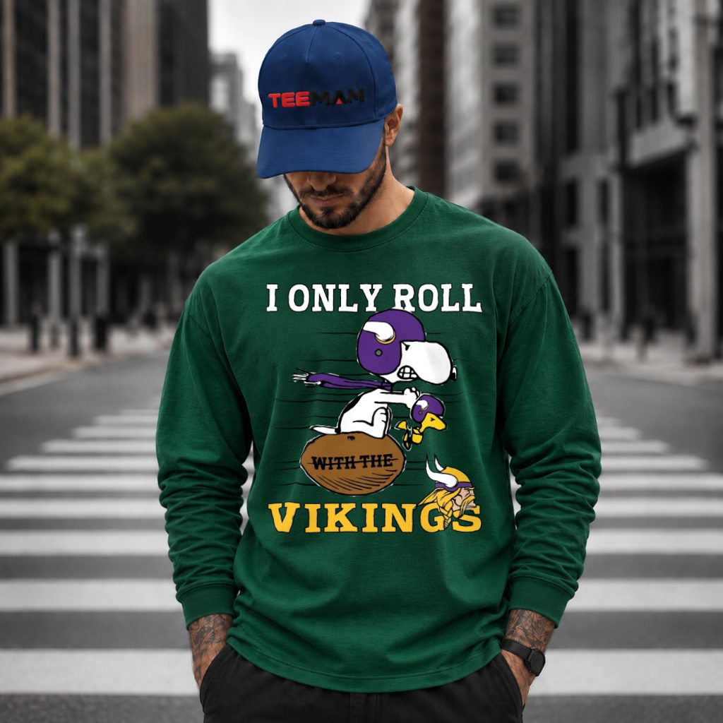 Minnesota Vikings Snoopy I Only Roll Long Sleeve Minnesota Vikings Snoopy I Only Roll Long Sleeve