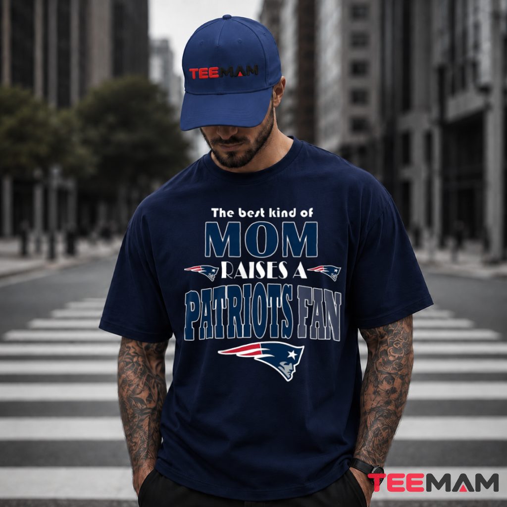 New England Patriots Best Mom Raises T-Shirt