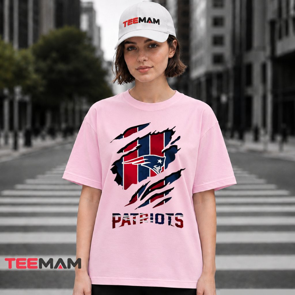 New England Patriots Ripped Claw Flag T-Shirt