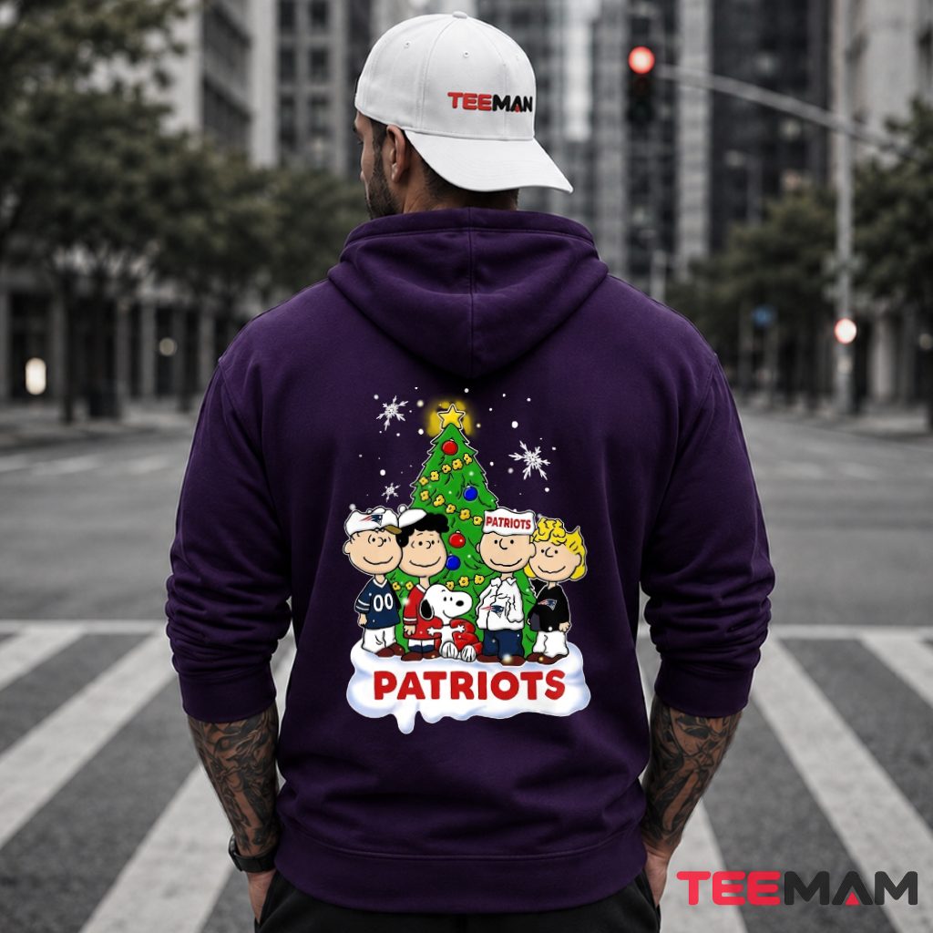 New England Patriots Snoopy Christmas Tree Hoodie New England Patriots Snoopy Christmas Tree Hoodie