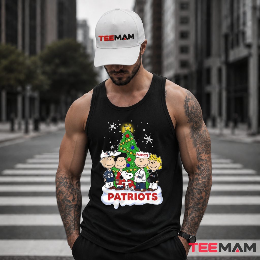 New England Patriots Snoopy Christmas Tree Tank Top New England Patriots Snoopy Christmas Tree Tank Top