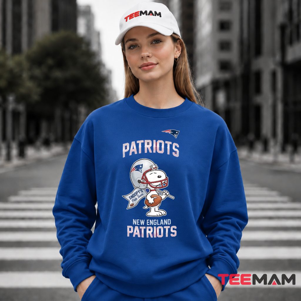 New England Patriots Snoopy Pats Team Long Sleeve New England Patriots Snoopy Pats Team Long Sleeve