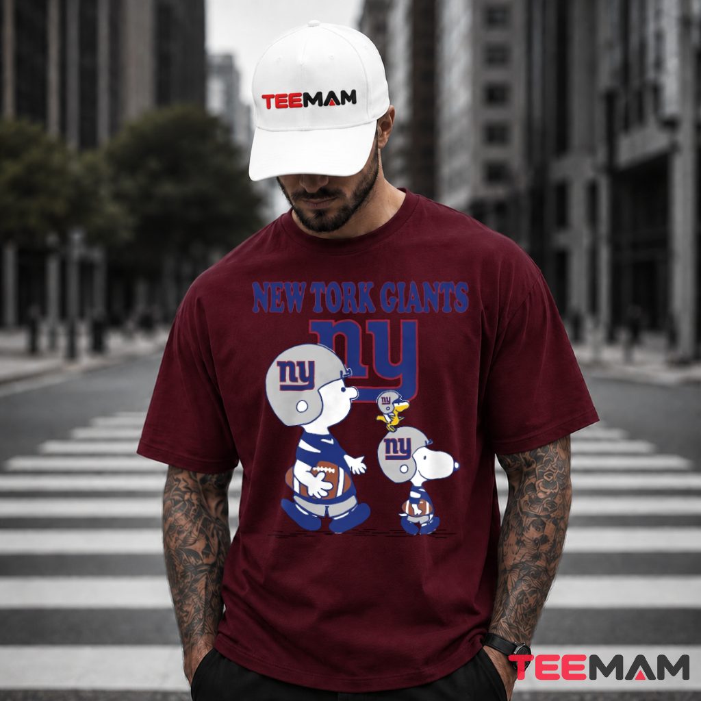 New York Giants Charlie Brown Helmet Buddies T-Shirt