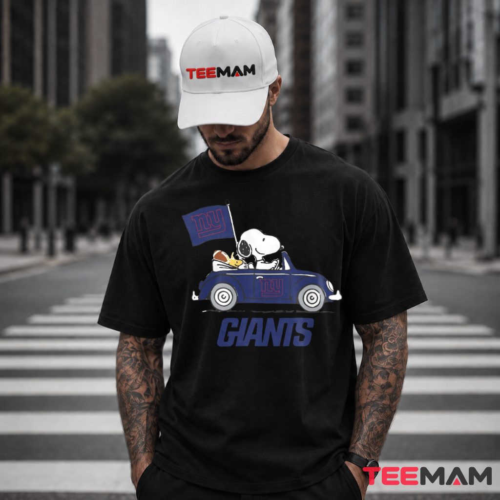 New York Giants Snoopy Convertible Car Flag T-Shirt