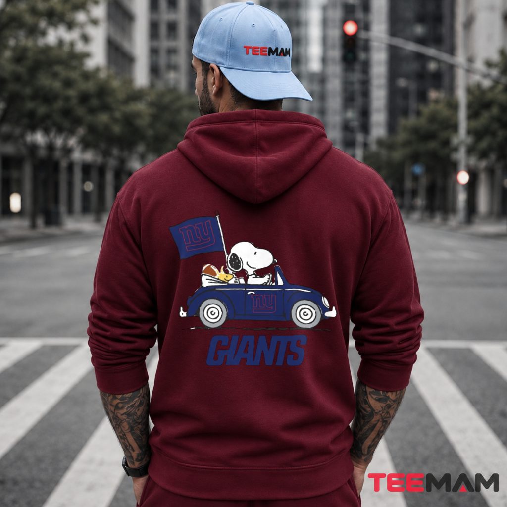 New York Giants Snoopy Convertible Car Flag Hoodie New York Giants Snoopy Convertible Car Flag Hoodie