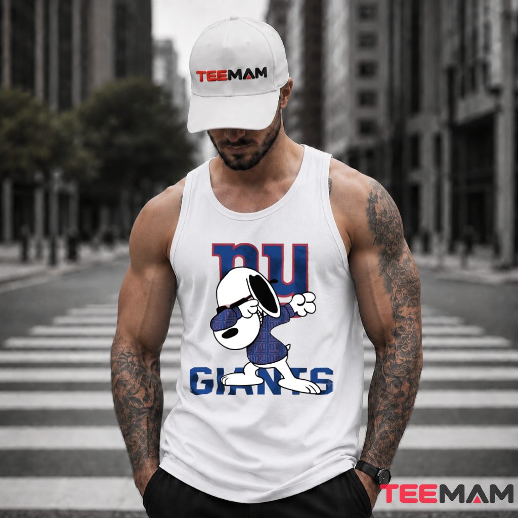 New York Giants Snoopy Dabbing Sunglasses Tank Top New York Giants Snoopy Dabbing Sunglasses Tank Top