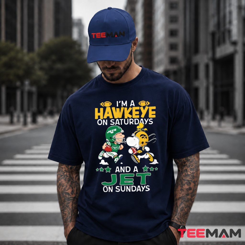 New York Jets Hawkeye Saturdays Snoopy Sundays T-Shirt