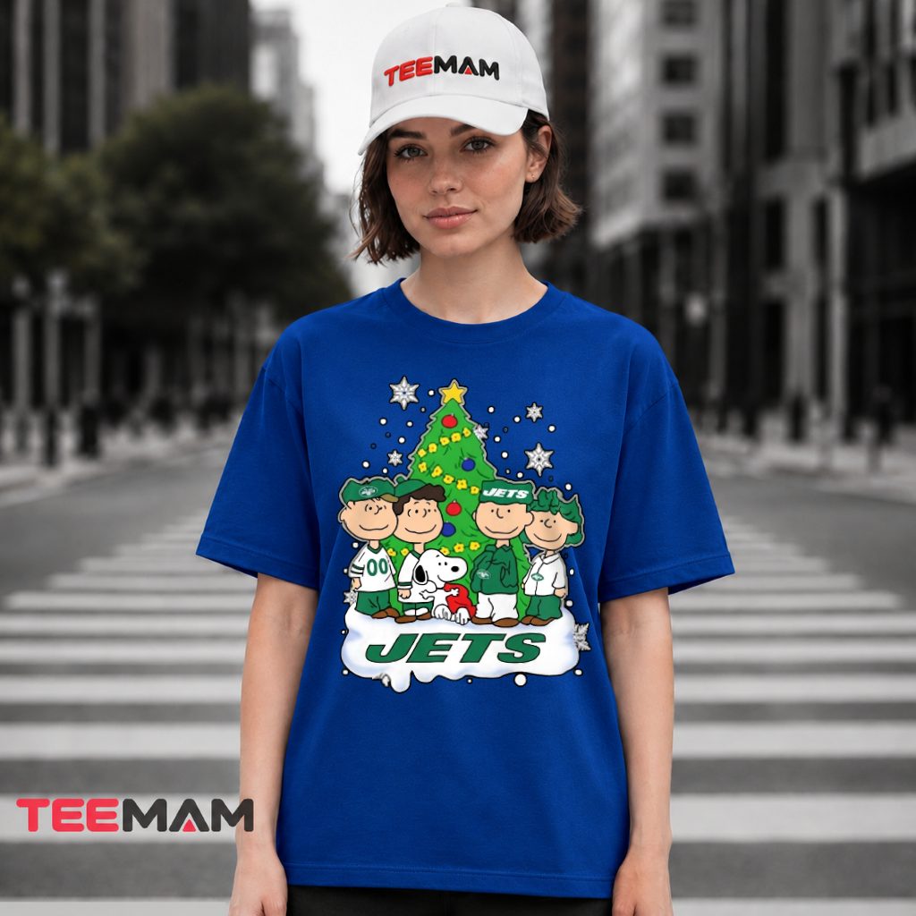 New York Jets Peanuts Gang Christmas Tree Snoopy T-Shirt