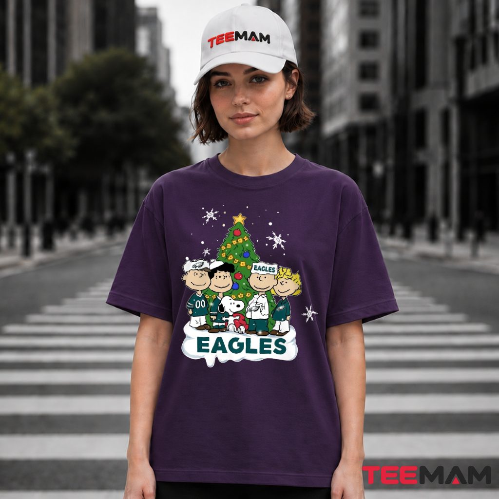 Philadelphia Eagles Snoopy Christmas Tree T-Shirt