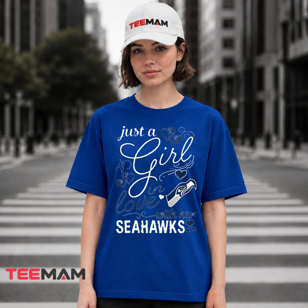 Seattle Seahawks Girl In Love Heart T-Shirt