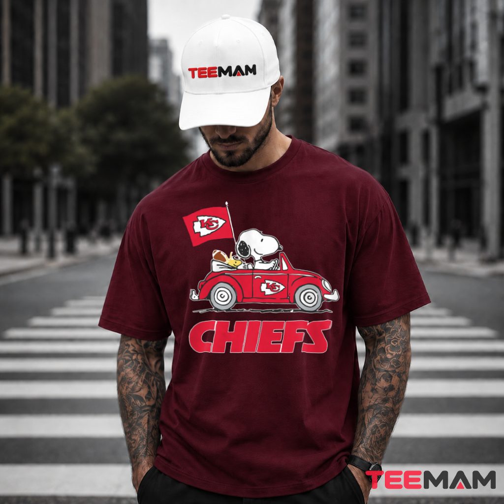 Snoopy Kansas City Chiefs Convertible Car T-Shirt