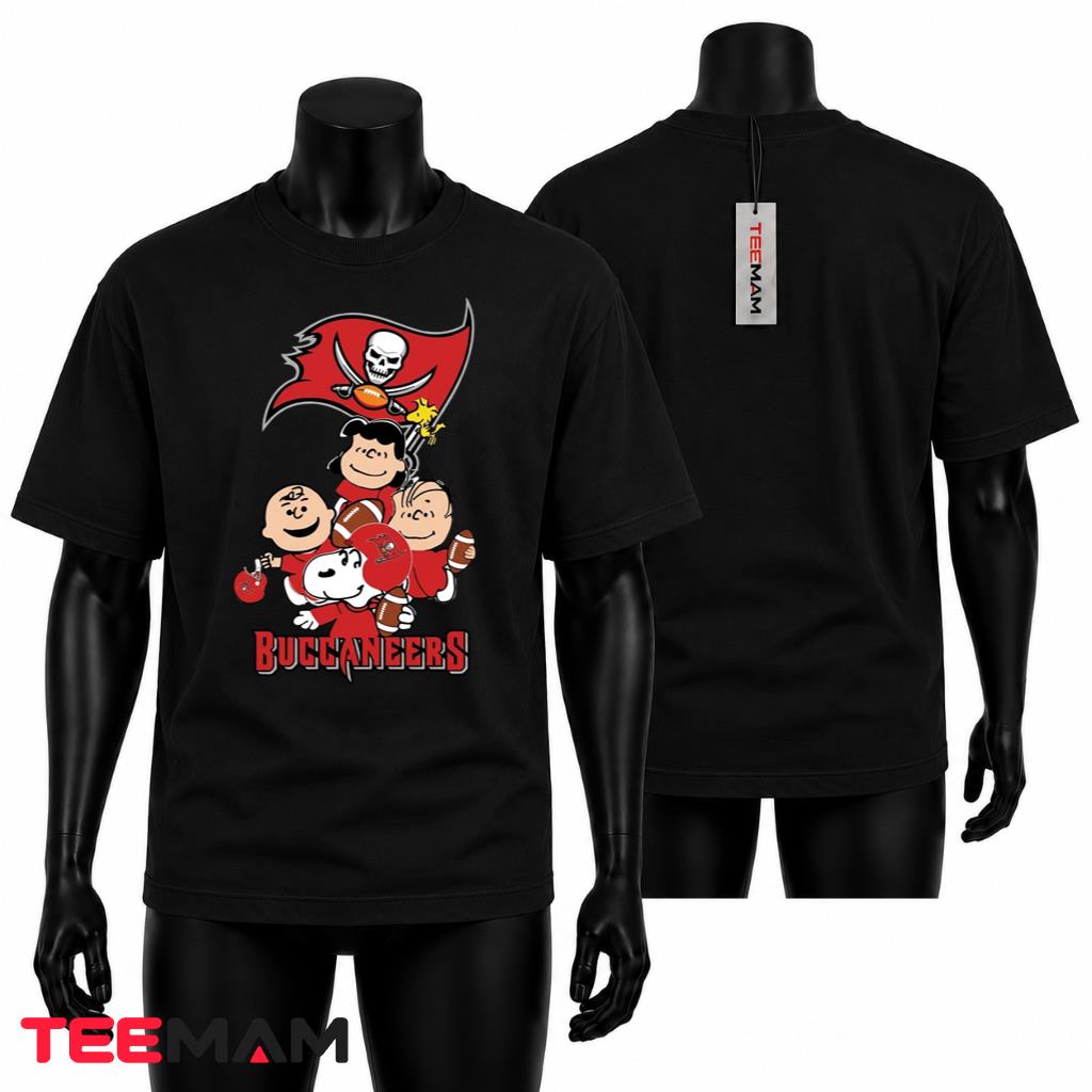 Tampa Bay Buccaneers Peanuts Snoopy Flag T-Shirt