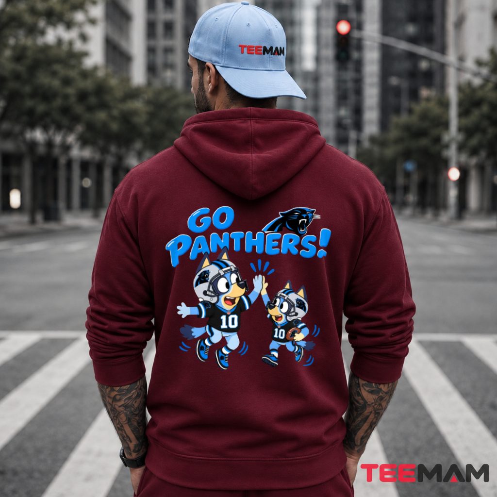 Carolina Panthers Bluey And Bingo High Five Football Hoodie Carolina Panthers Bluey And Bingo High Five Football Hoodie